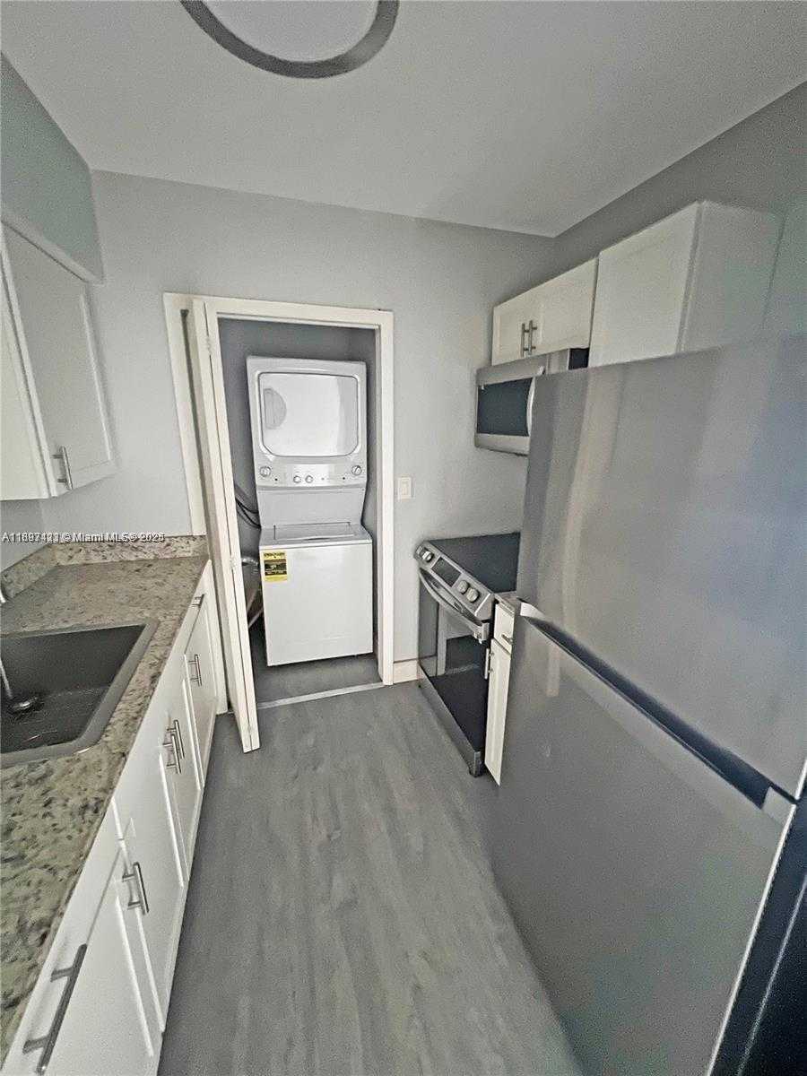 Small Image of 2783 SOUTH WEST 33RD CT, Miami Number 9