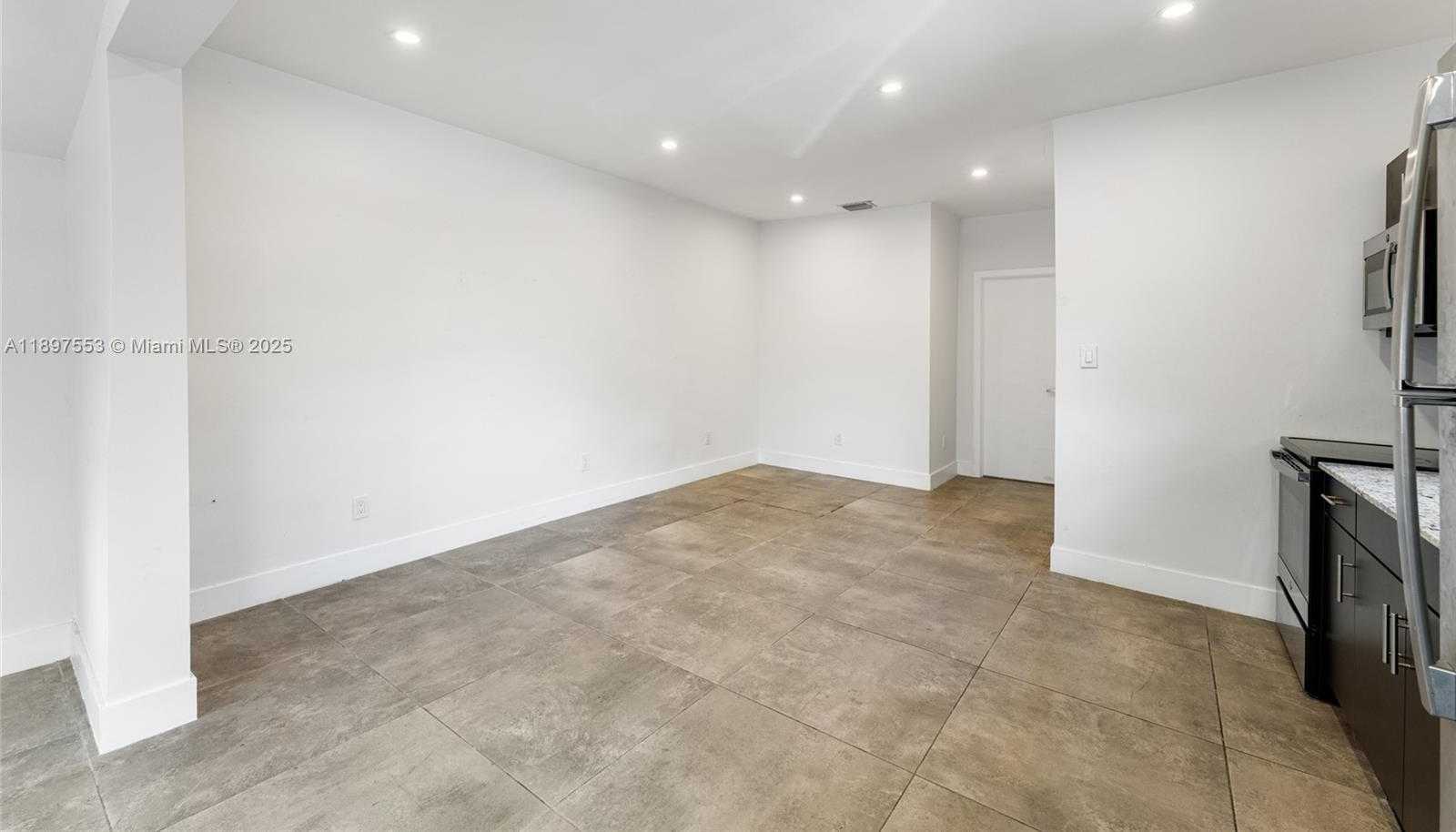 Small Image of 19 NORTH EAST 48TH ST, Miami Number 10