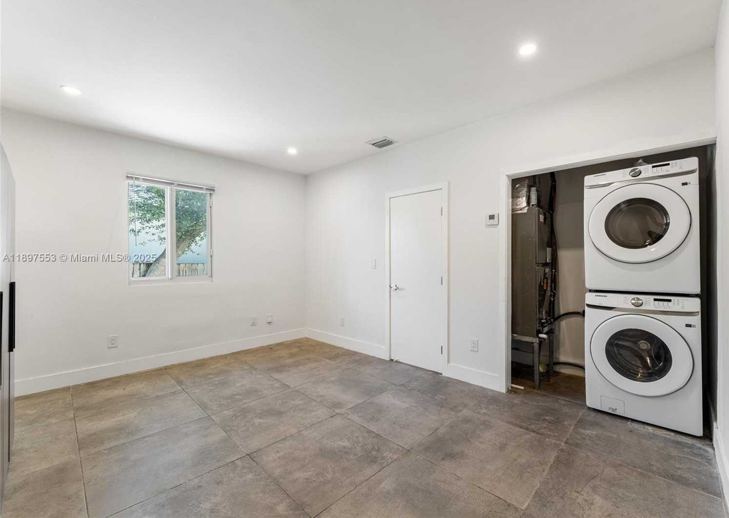 Small Image of 19 NORTH EAST 48TH ST, Miami Number 12