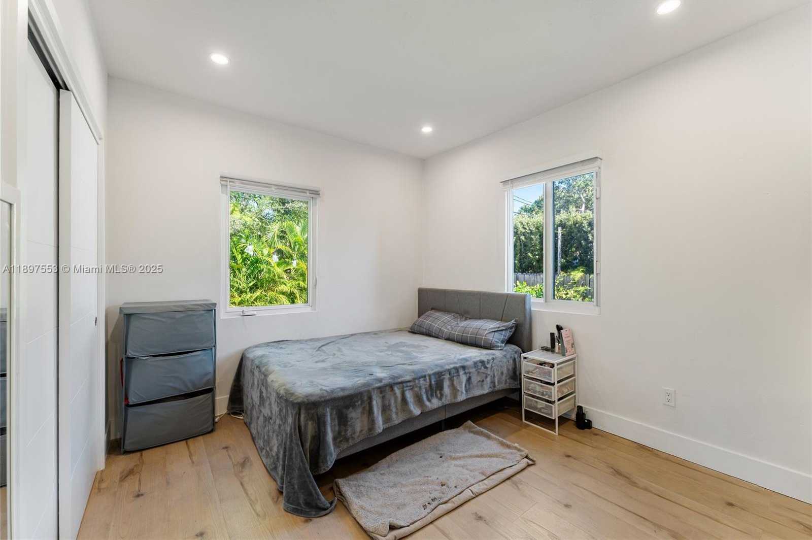 Small Image of 19 NORTH EAST 48TH ST, Miami Number 14