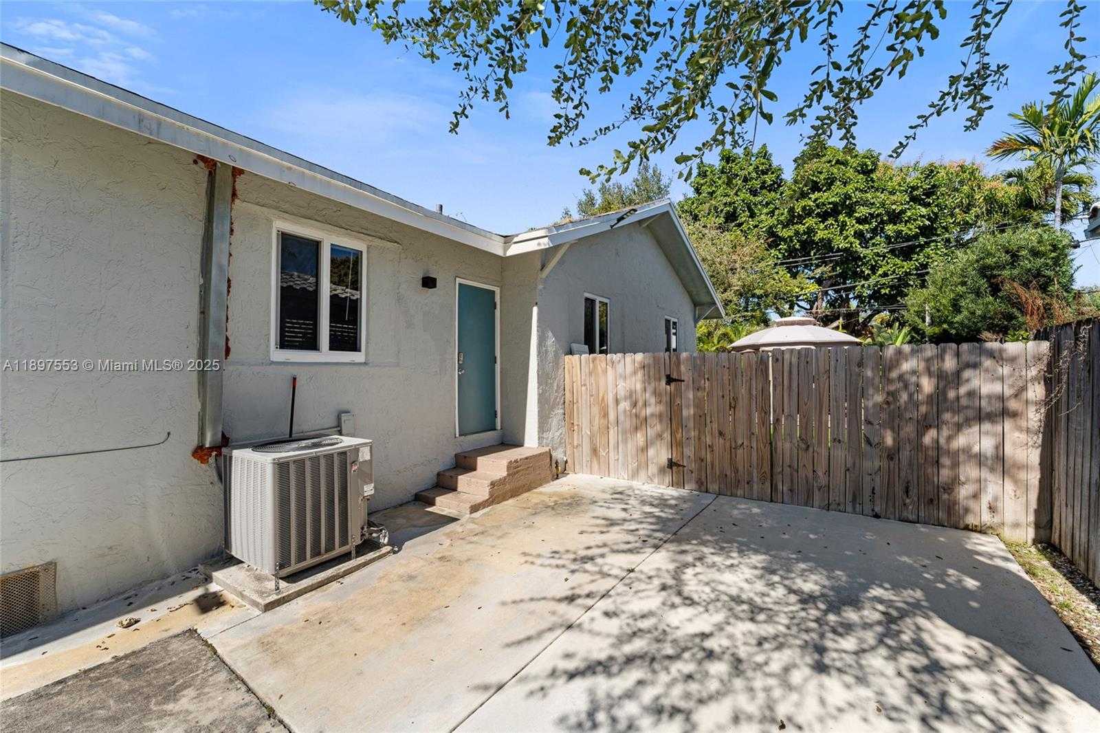 Small Image of 19 NORTH EAST 48TH ST, Miami Number 18