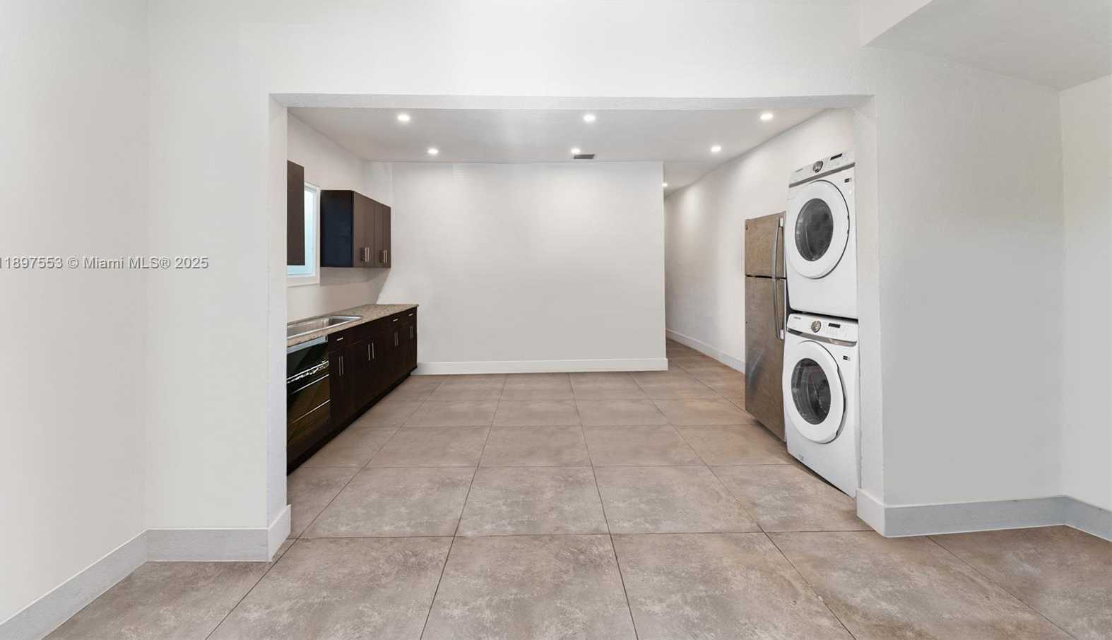 Small Image of 19 NORTH EAST 48TH ST, Miami Number 25