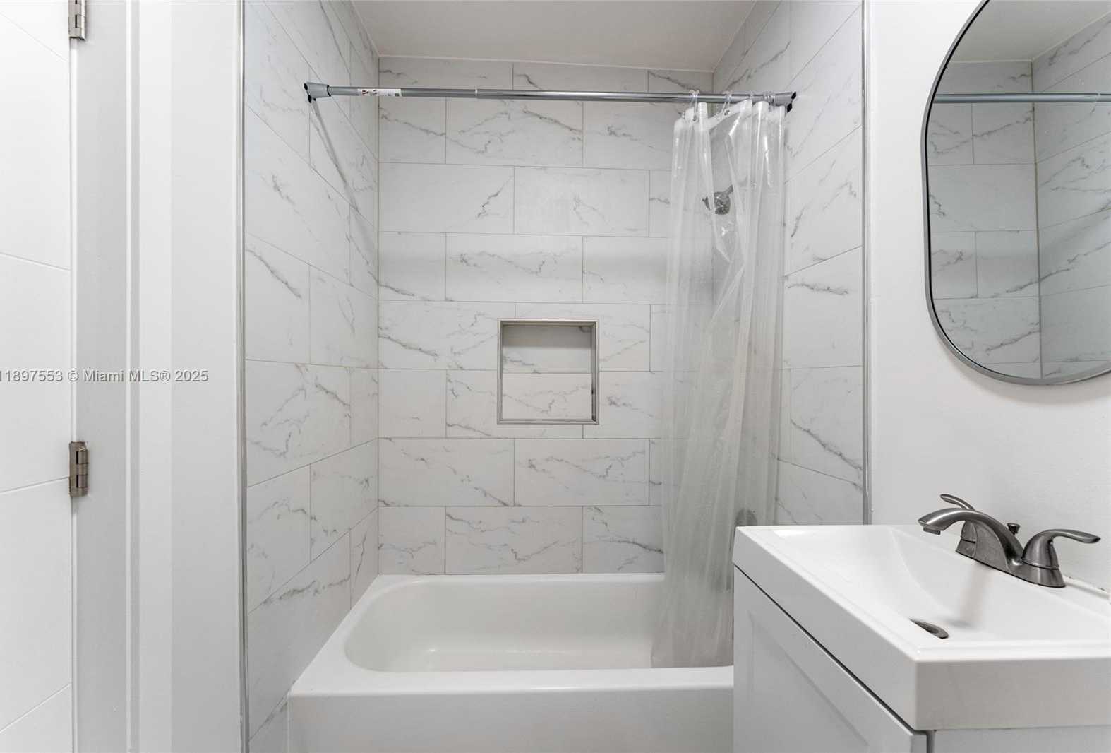 Small Image of 19 NORTH EAST 48TH ST, Miami Number 27