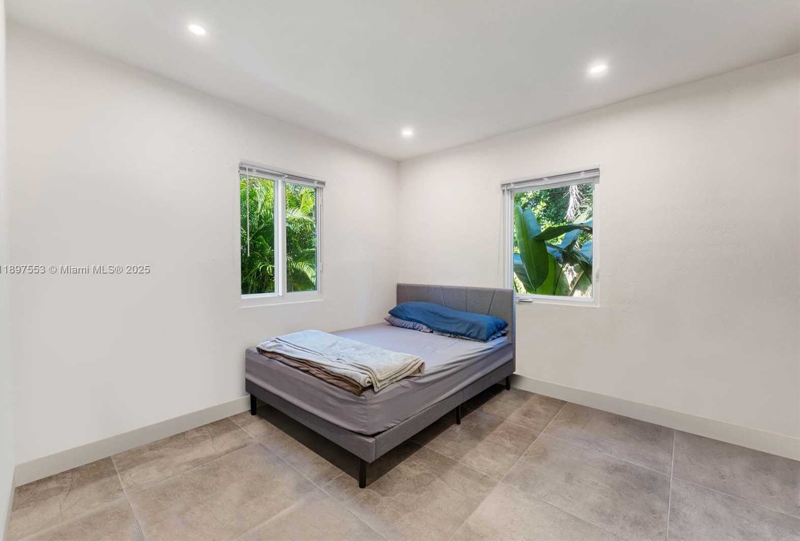 Small Image of 19 NORTH EAST 48TH ST, Miami Number 29