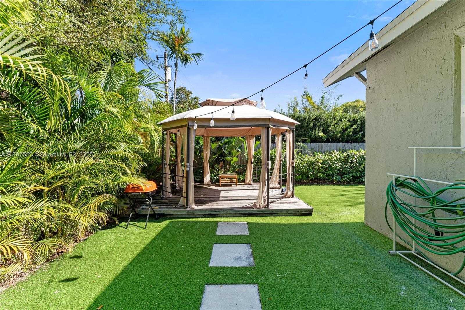 Small Image of 19 NORTH EAST 48TH ST, Miami Number 3