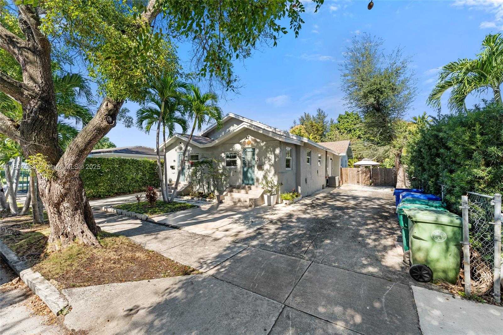 Small Image of 19 NORTH EAST 48TH ST, Miami Number 37