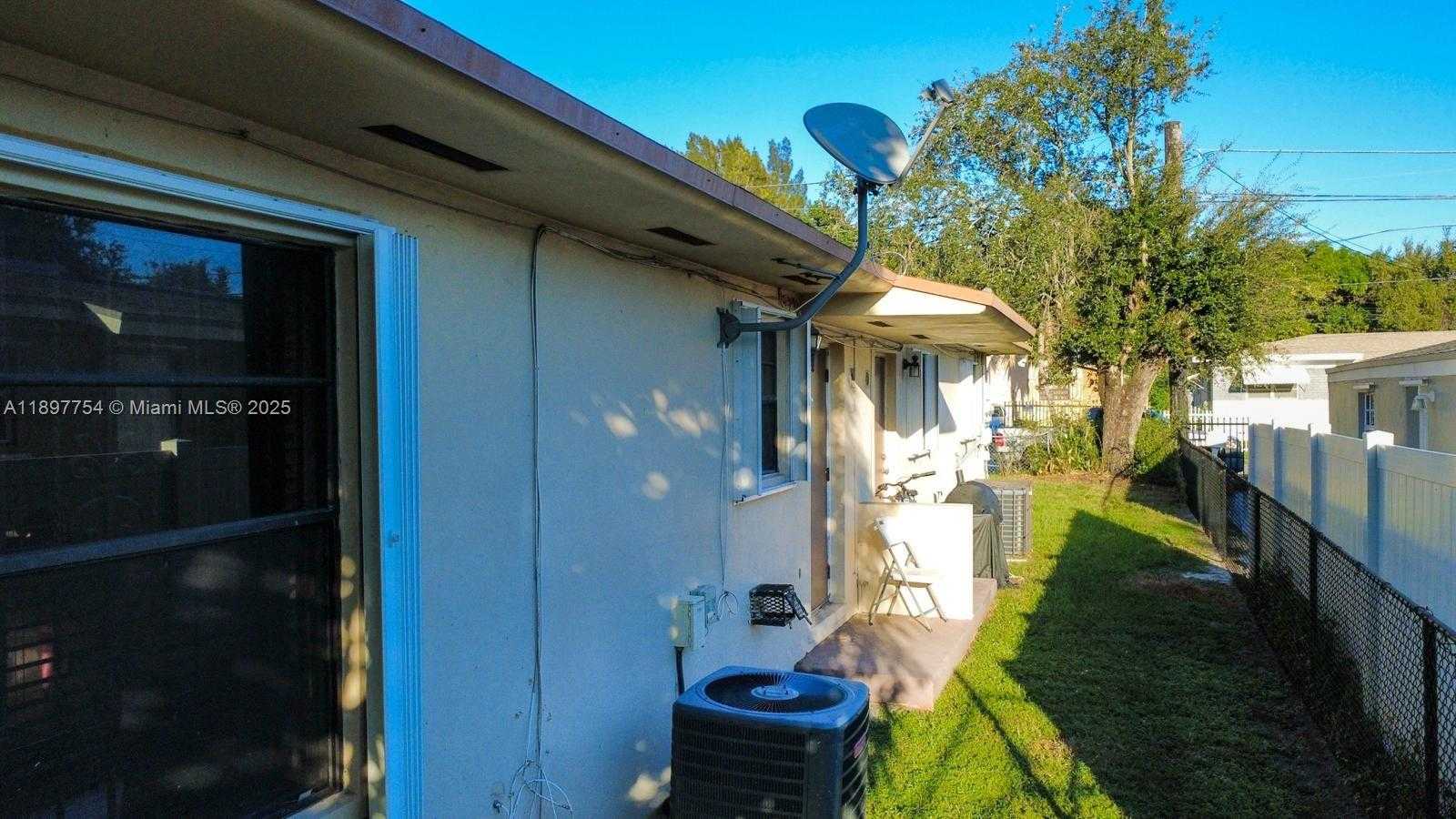 Small Image of 7534 NORTH WEST 4TH AVE #2, Miami Number 8