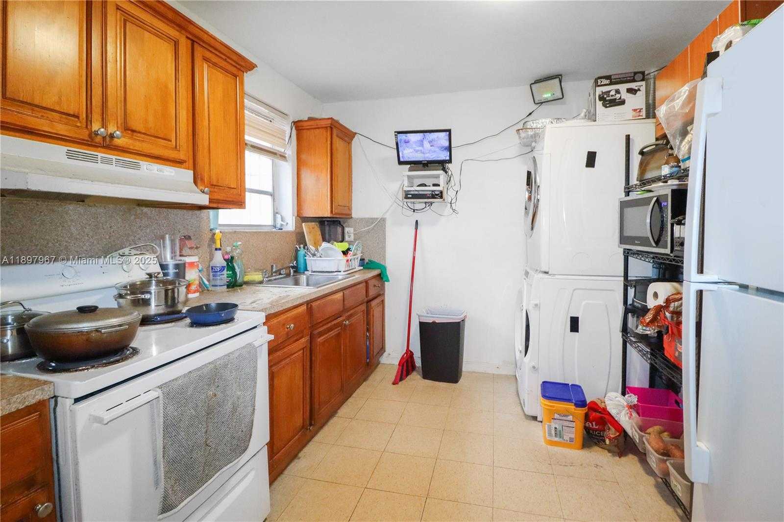 Small Image of 333 SOUTH WEST 30TH AVE, Miami Number 17