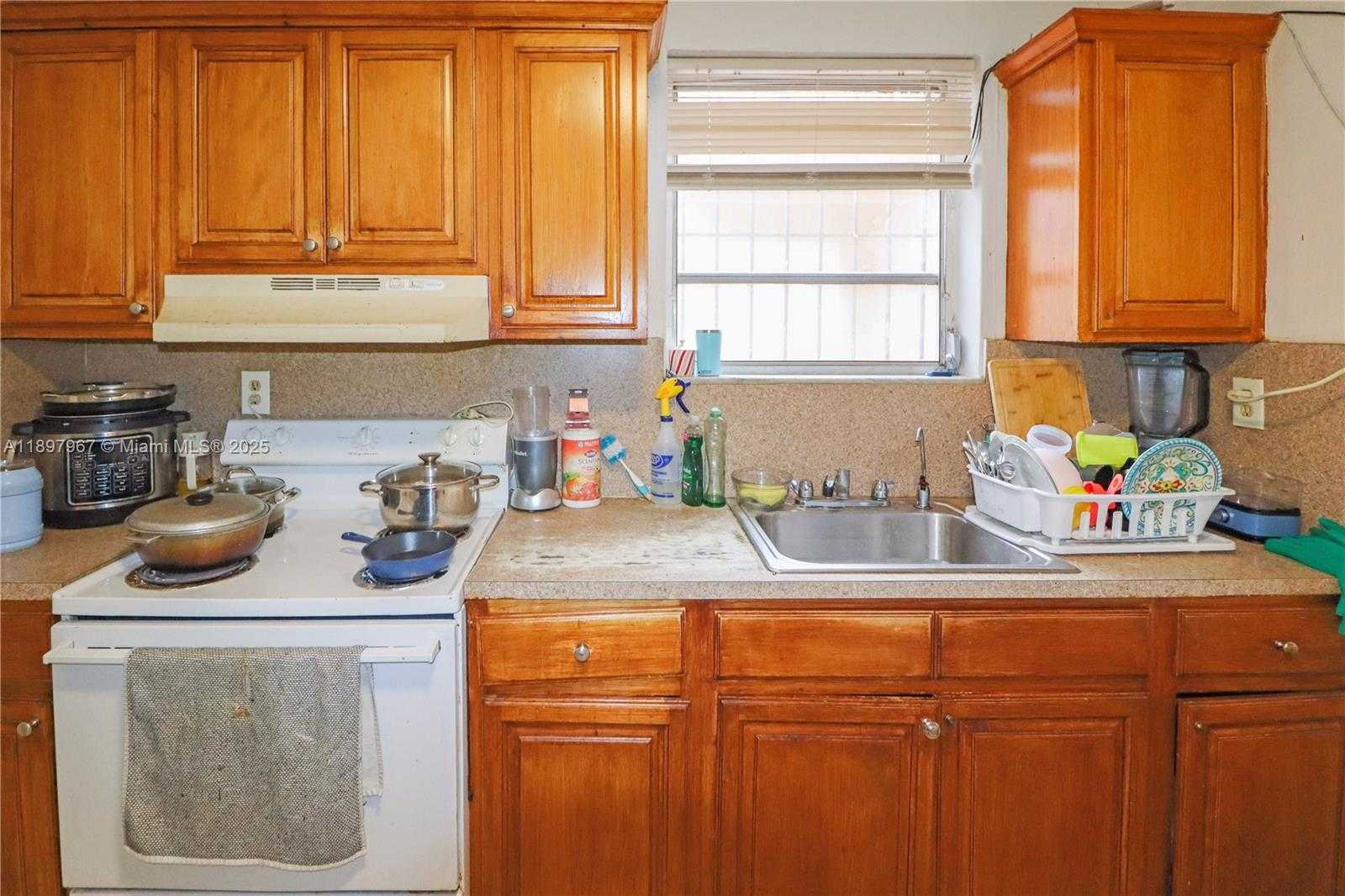 Small Image of 333 SOUTH WEST 30TH AVE, Miami Number 18