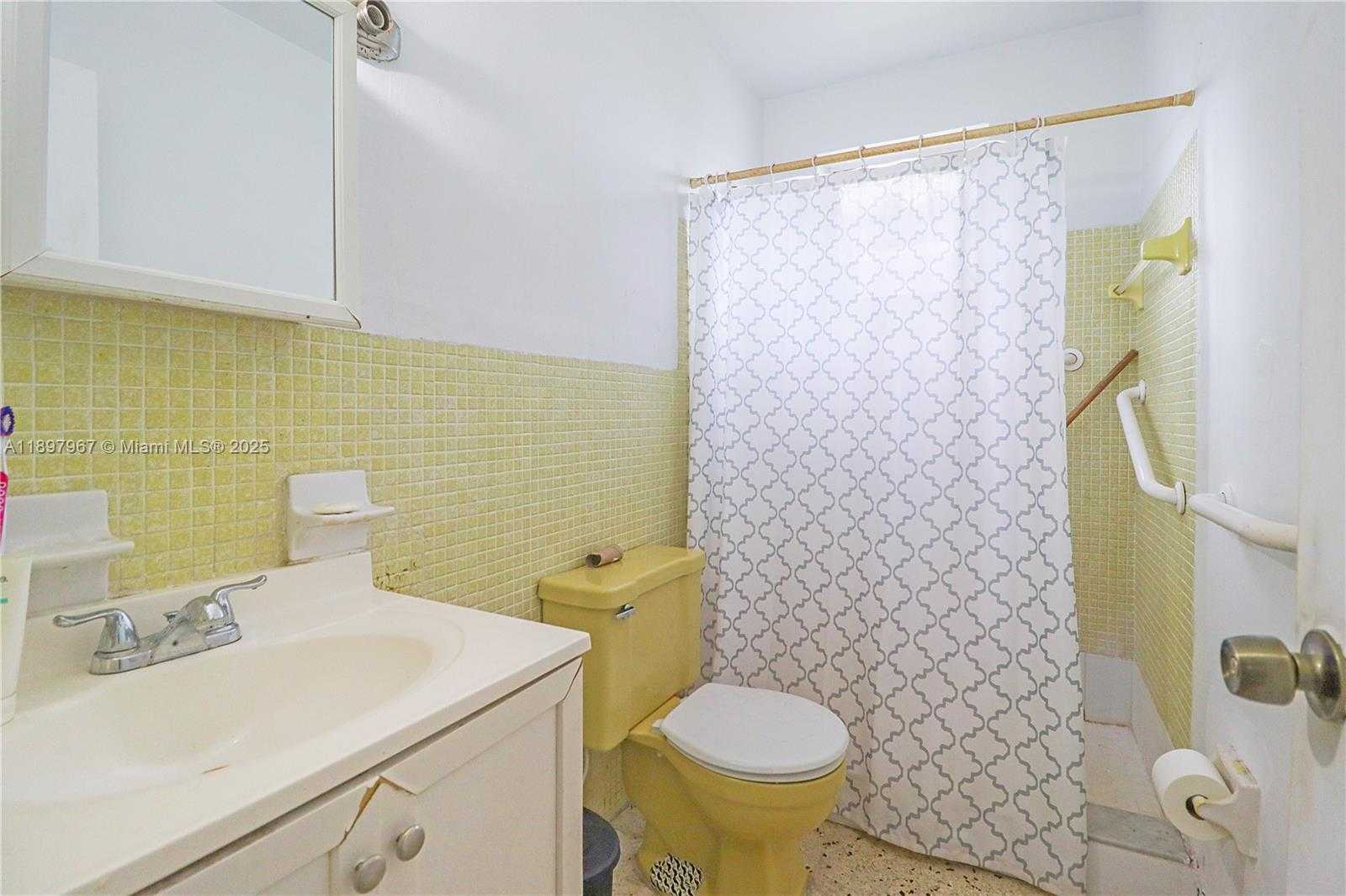 Small Image of 333 SOUTH WEST 30TH AVE, Miami Number 22