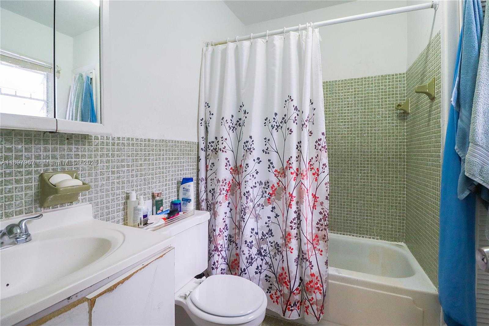 Small Image of 333 SOUTH WEST 30TH AVE, Miami Number 23