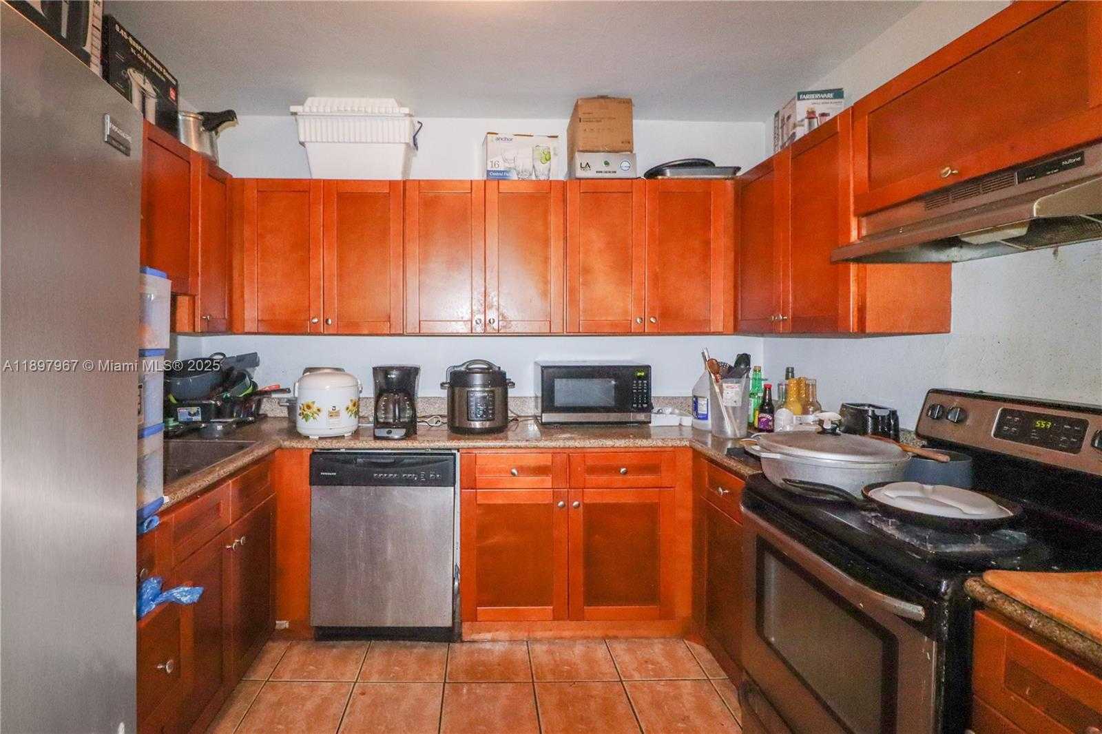 Small Image of 333 SOUTH WEST 30TH AVE, Miami Number 5