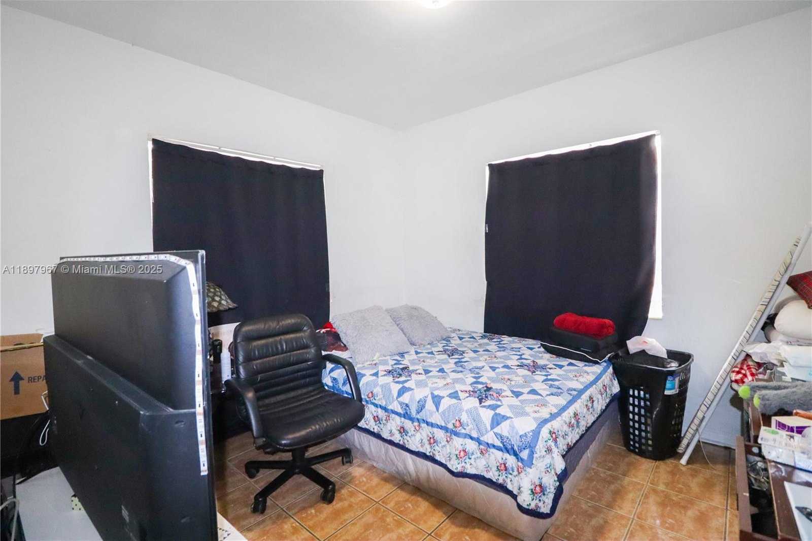 Small Image of 333 SOUTH WEST 30TH AVE, Miami Number 9