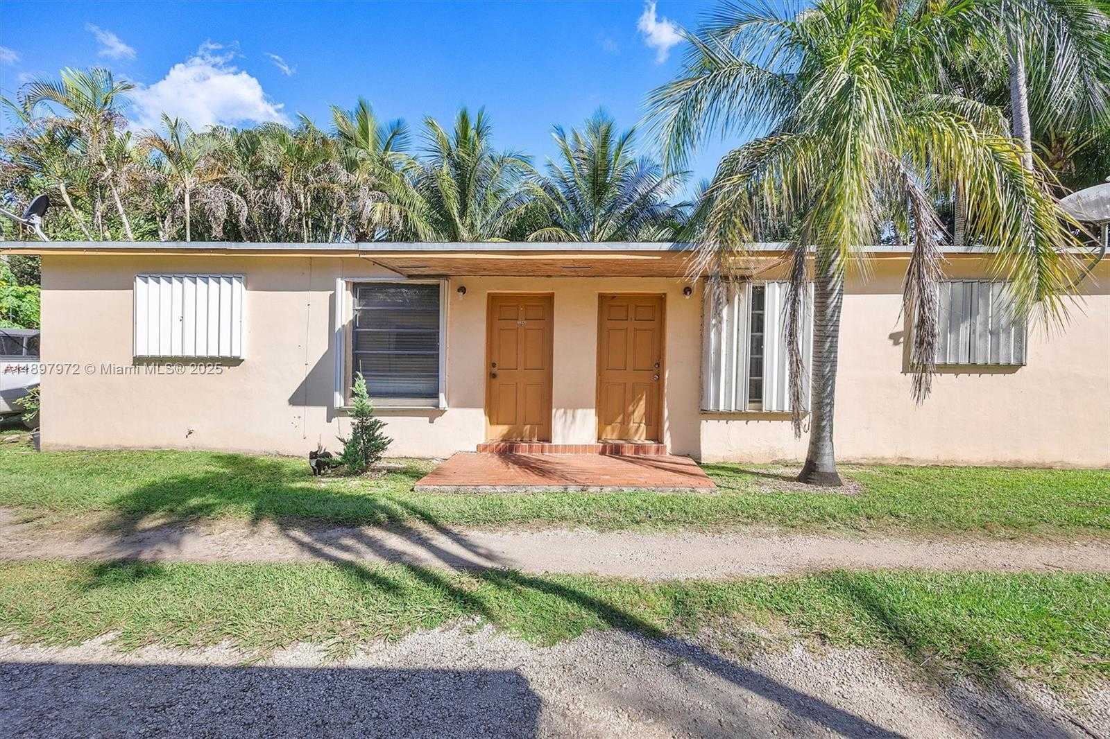Small Image of 22940 SOUTH WEST 156TH AVE #4, Miami Number 3
