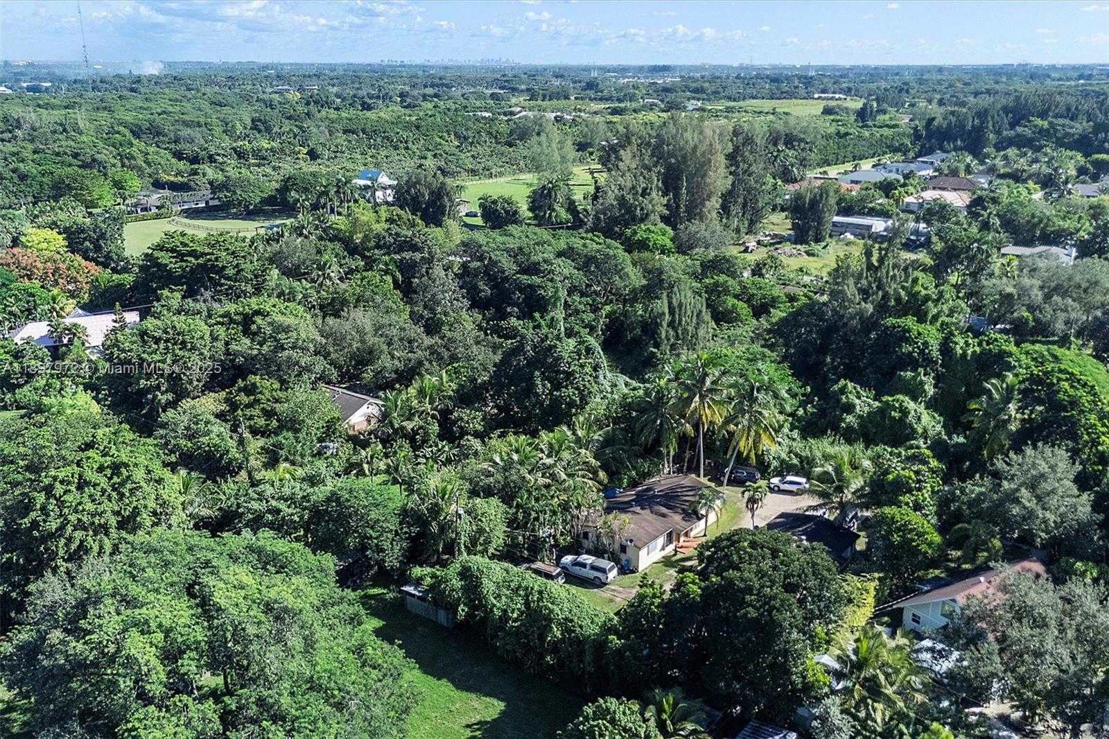 Small Image of 22940 SOUTH WEST 156TH AVE #4, Miami Number 39