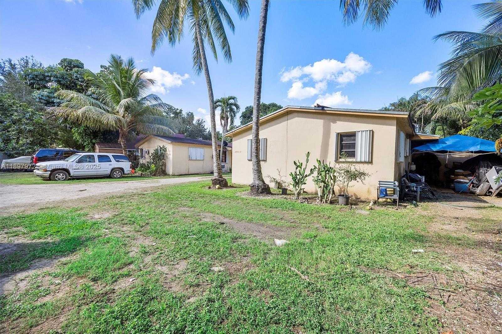Small Image of 22940 SOUTH WEST 156TH AVE #4, Miami Number 5