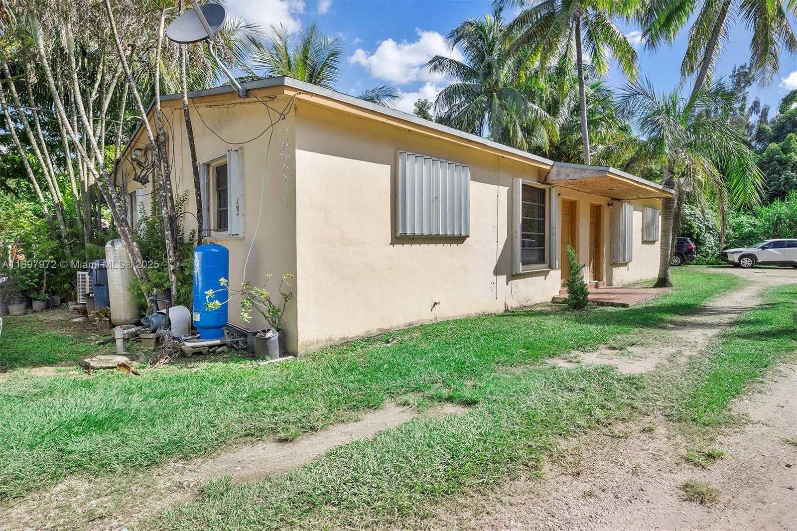 Small Image of 22940 SOUTH WEST 156TH AVE #4, Miami Number 8