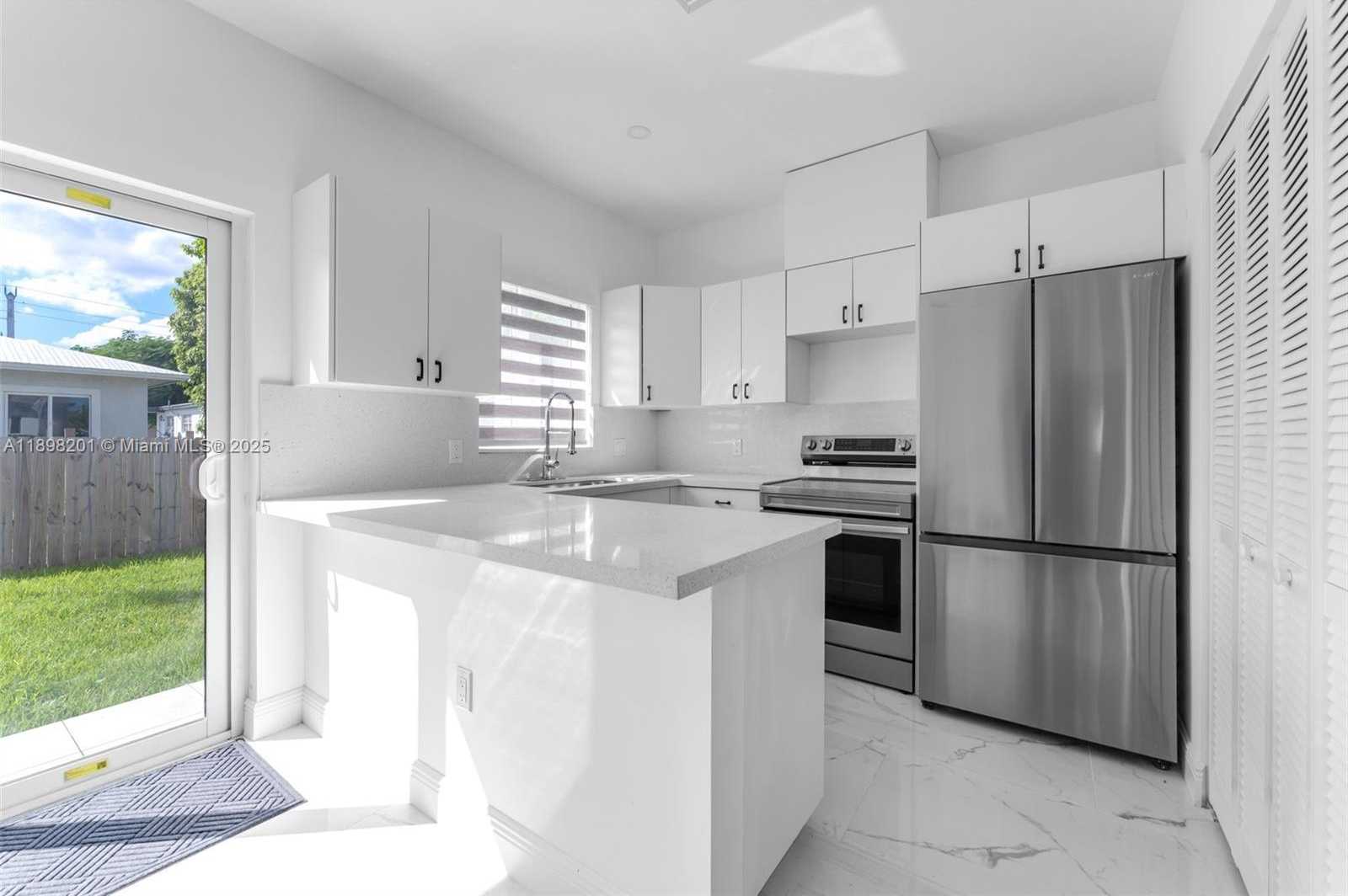 Small Image of 3840 SOUTH WEST 91ST AVE, Miami Number 11