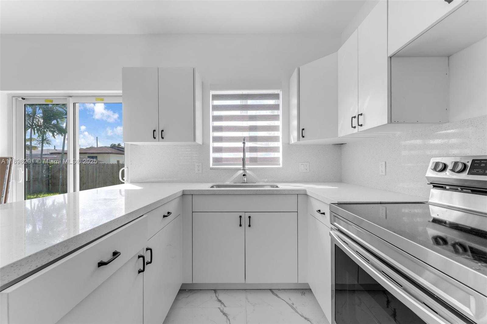 Small Image of 3840 SOUTH WEST 91ST AVE, Miami Number 12