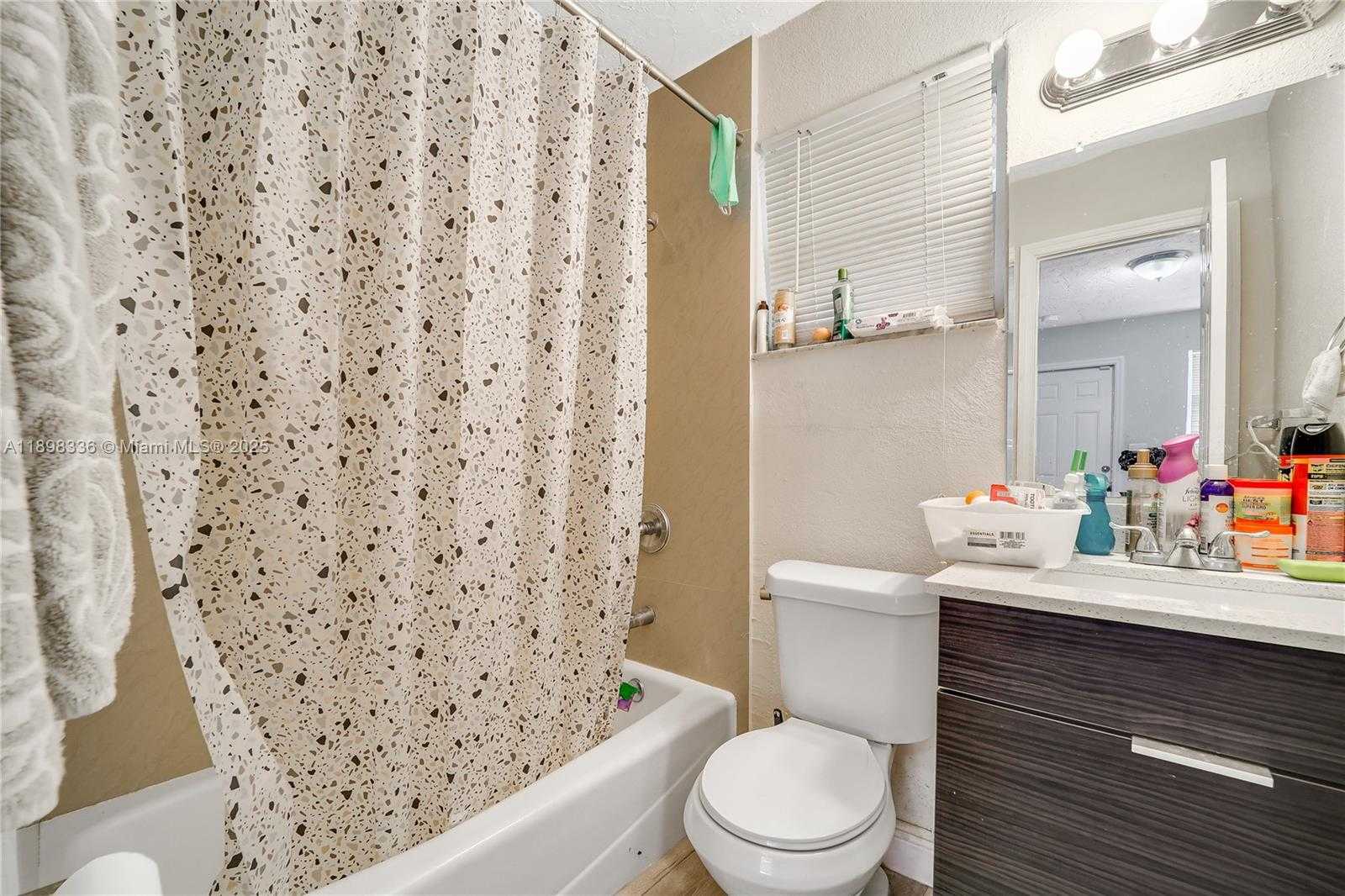 Small Image of 2512 NORTH WEST 9TH PL, Fort Lauderdale Number 10