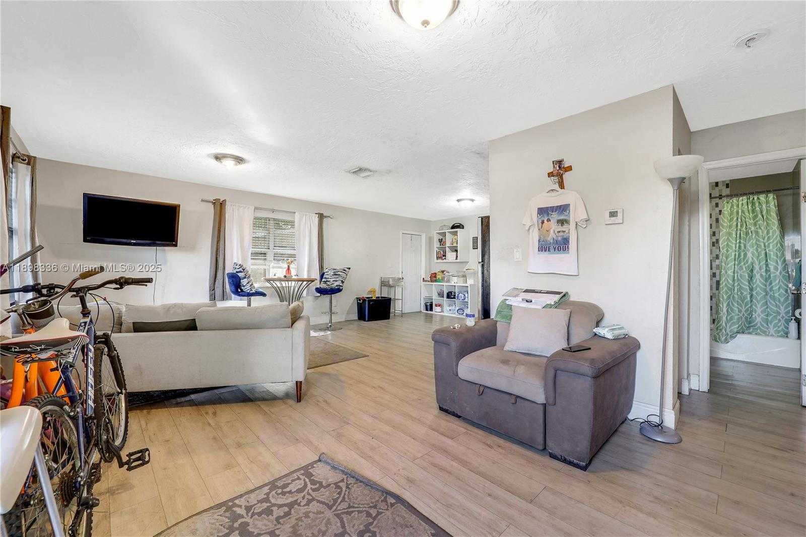 Small Image of 2512 NORTH WEST 9TH PL, Fort Lauderdale Number 14