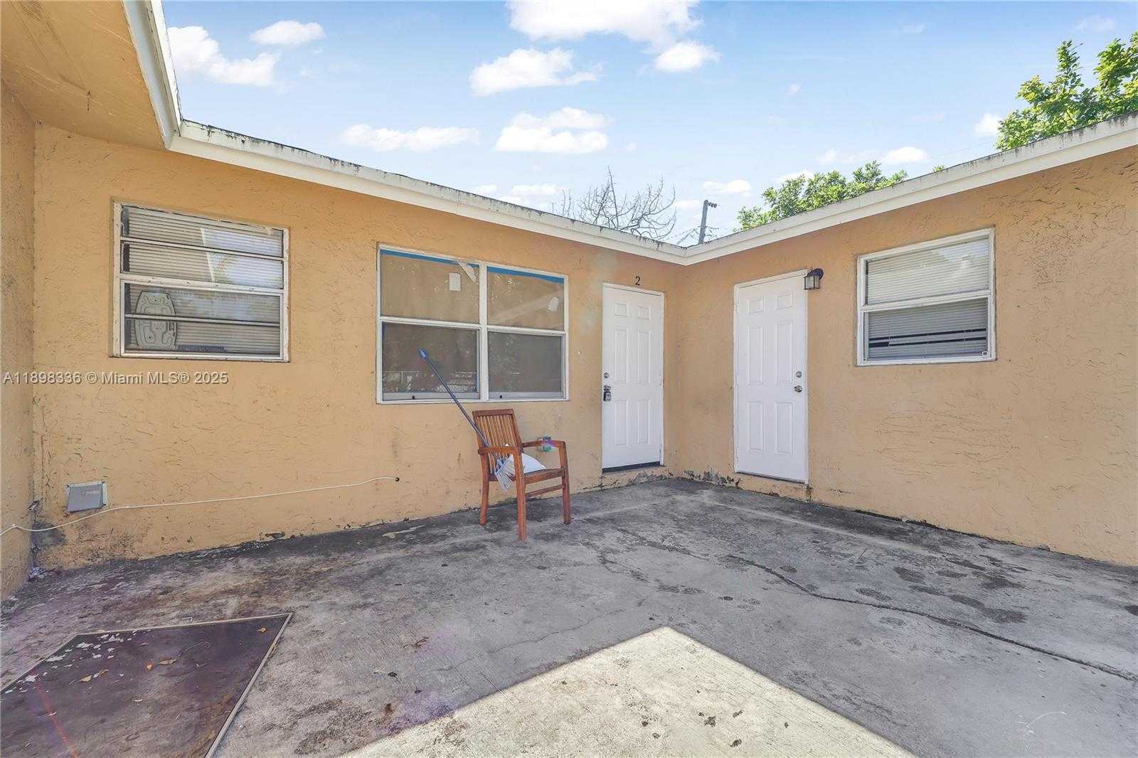 Small Image of 2512 NORTH WEST 9TH PL, Fort Lauderdale Number 2