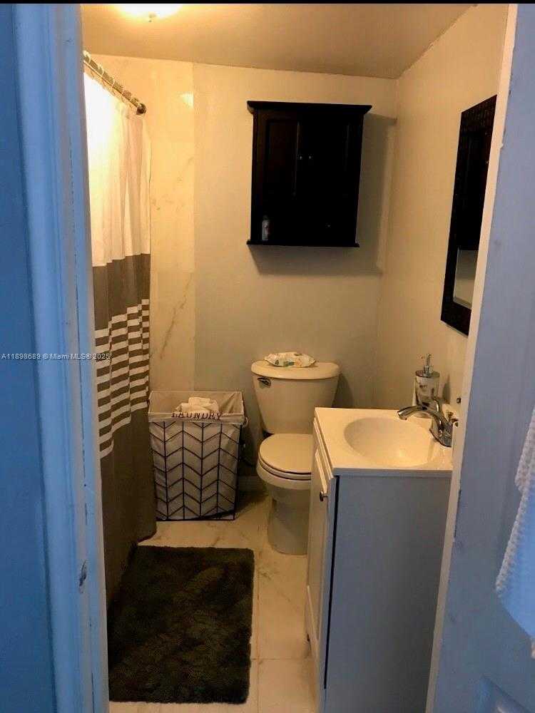 Small Image of 27 SOUTH WEST 55TH AVE RD, Miami Number 8