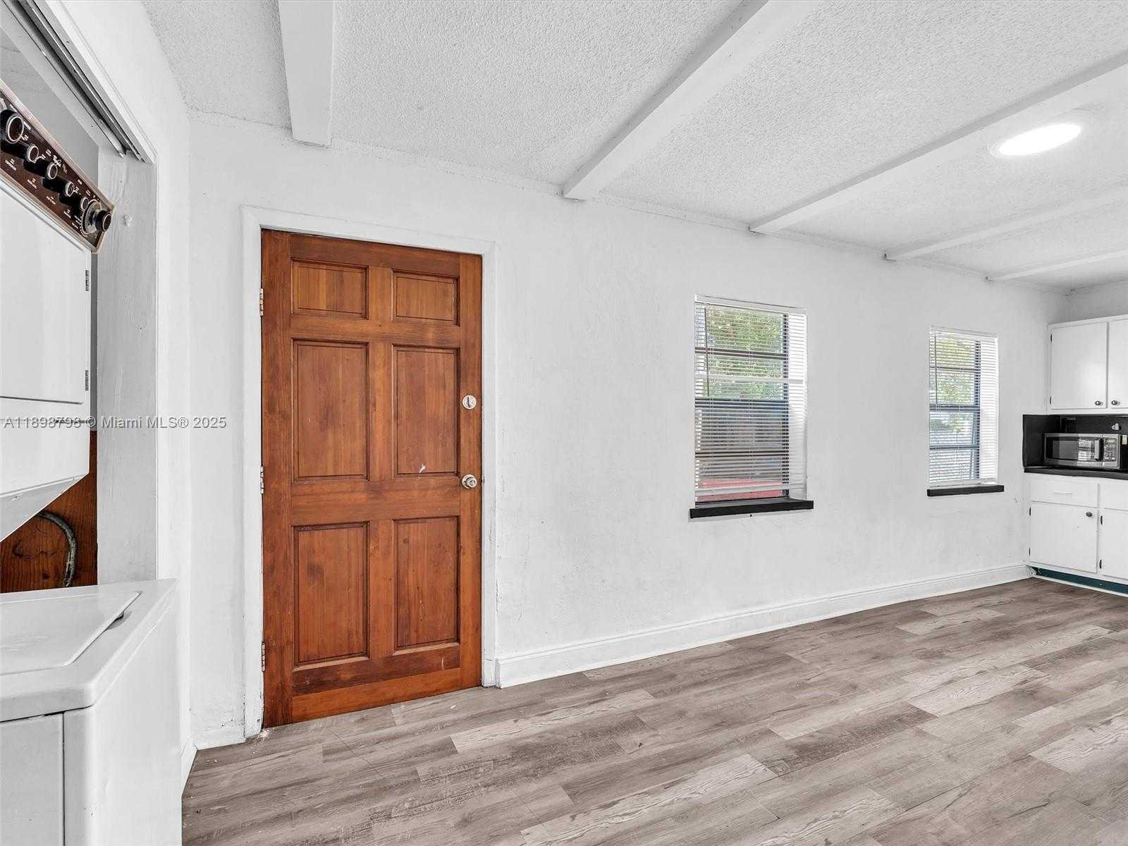 Small Image of 1932 DEWEY ST, Hollywood Number 21