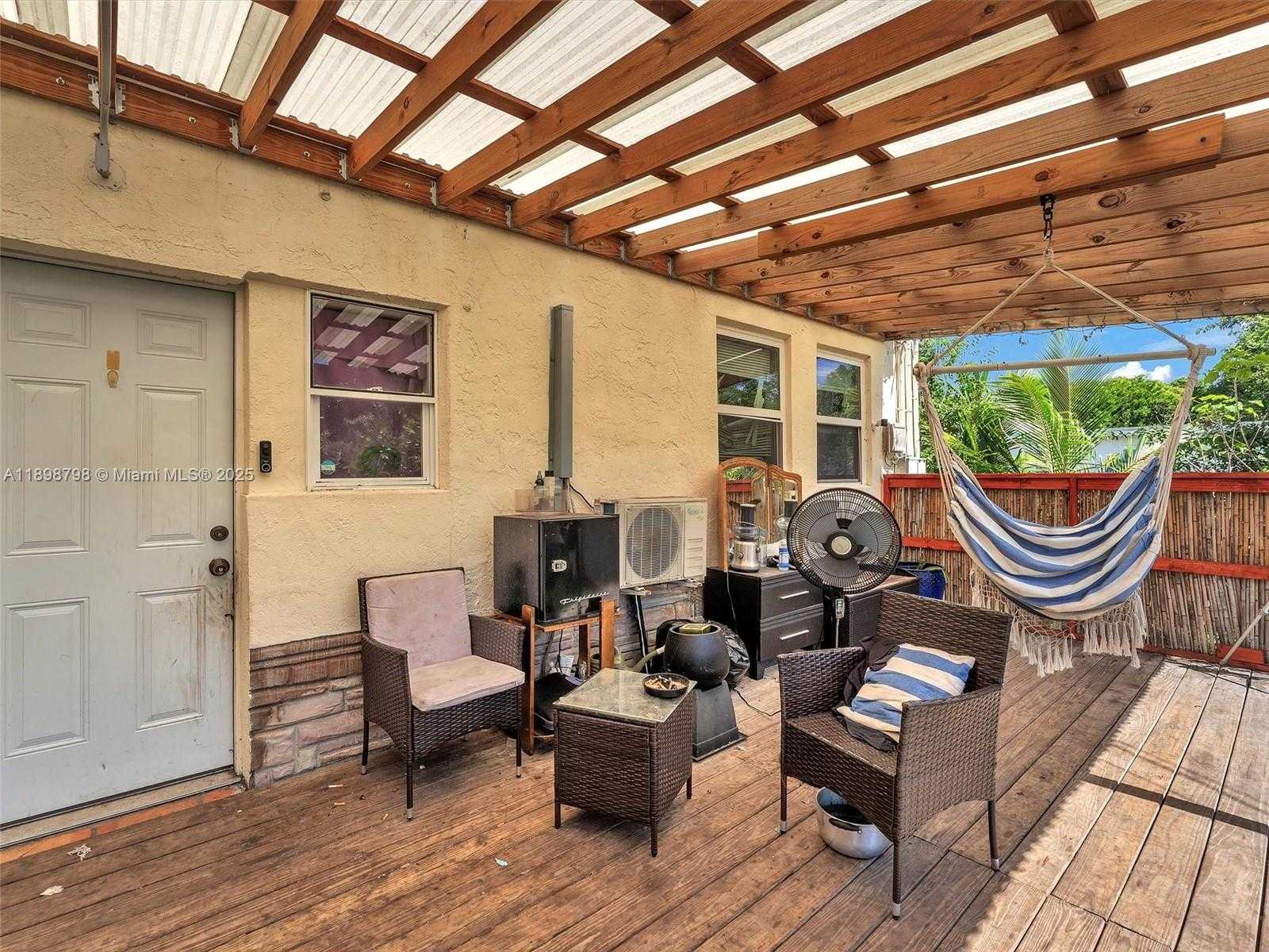 Small Image of 1932 DEWEY ST, Hollywood Number 25