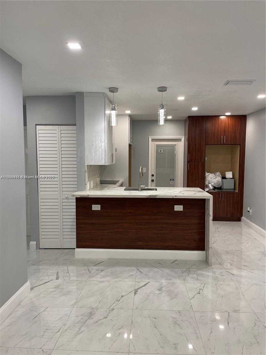 Small Image of 1230 NORTH EAST 148TH ST, Miami Number 2