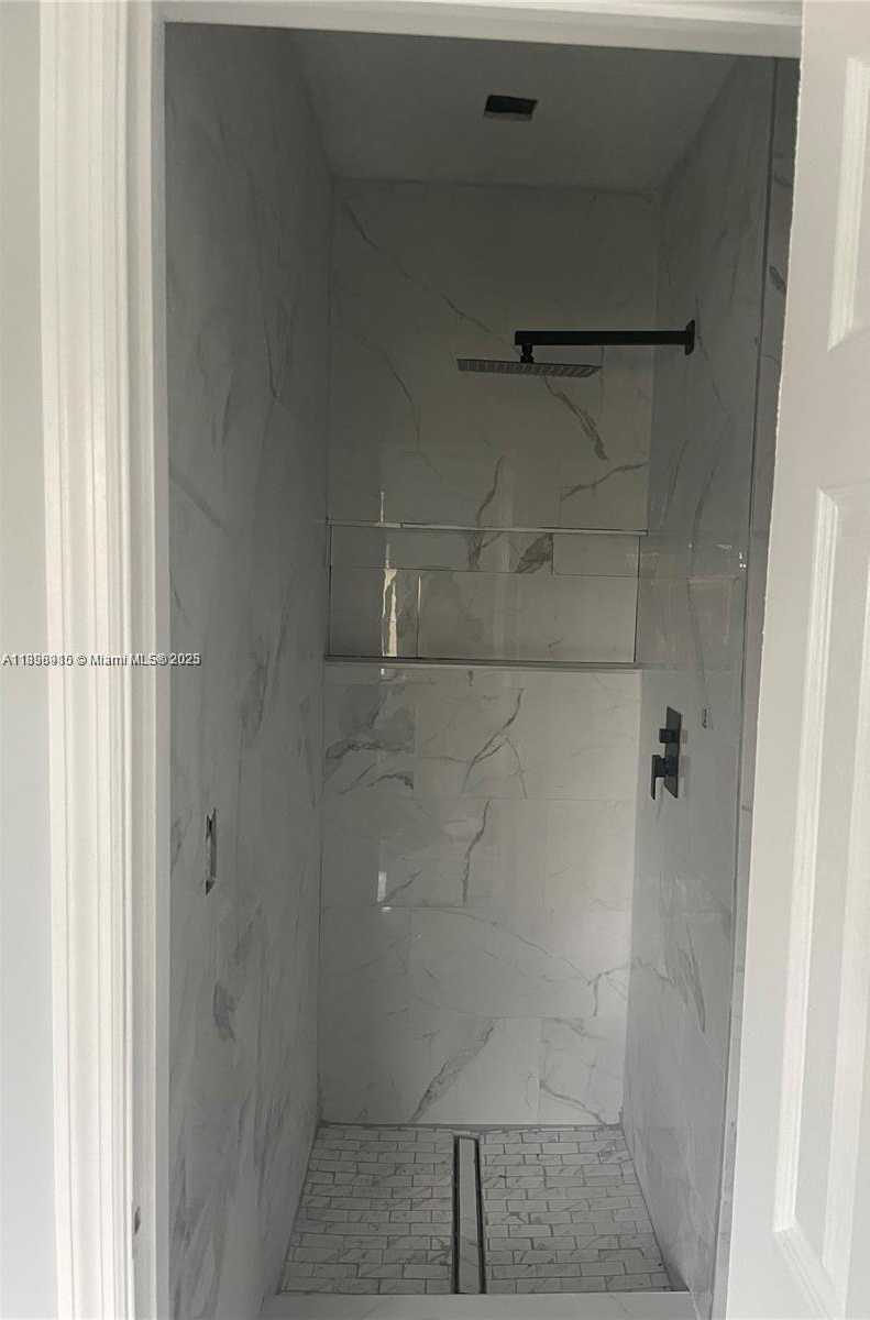 Small Image of 1230 NORTH EAST 148TH ST, Miami Number 8