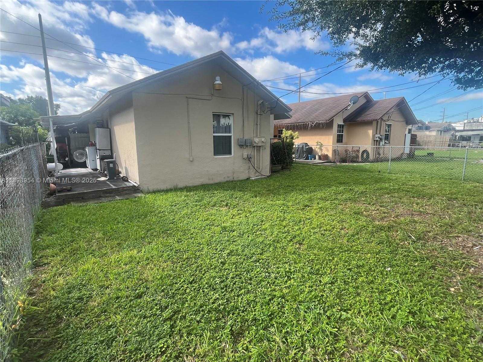 Small Image of 453 EAST 13TH ST #2, Hialeah Number 8