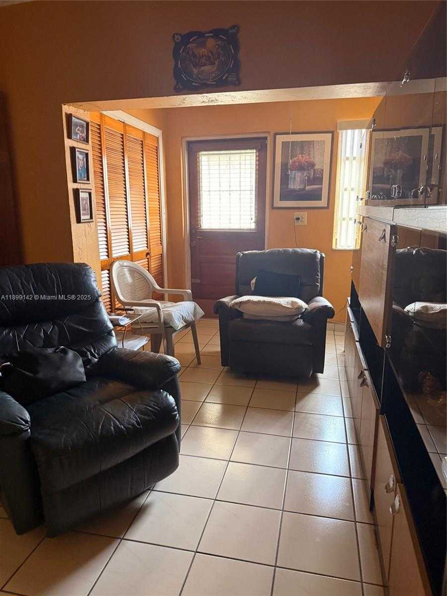 Small Image of 36 EAST 17TH ST #2, Hialeah Number 4