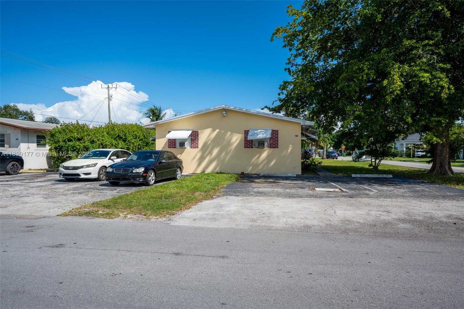 Small Image of Hallandale Beach Number 4