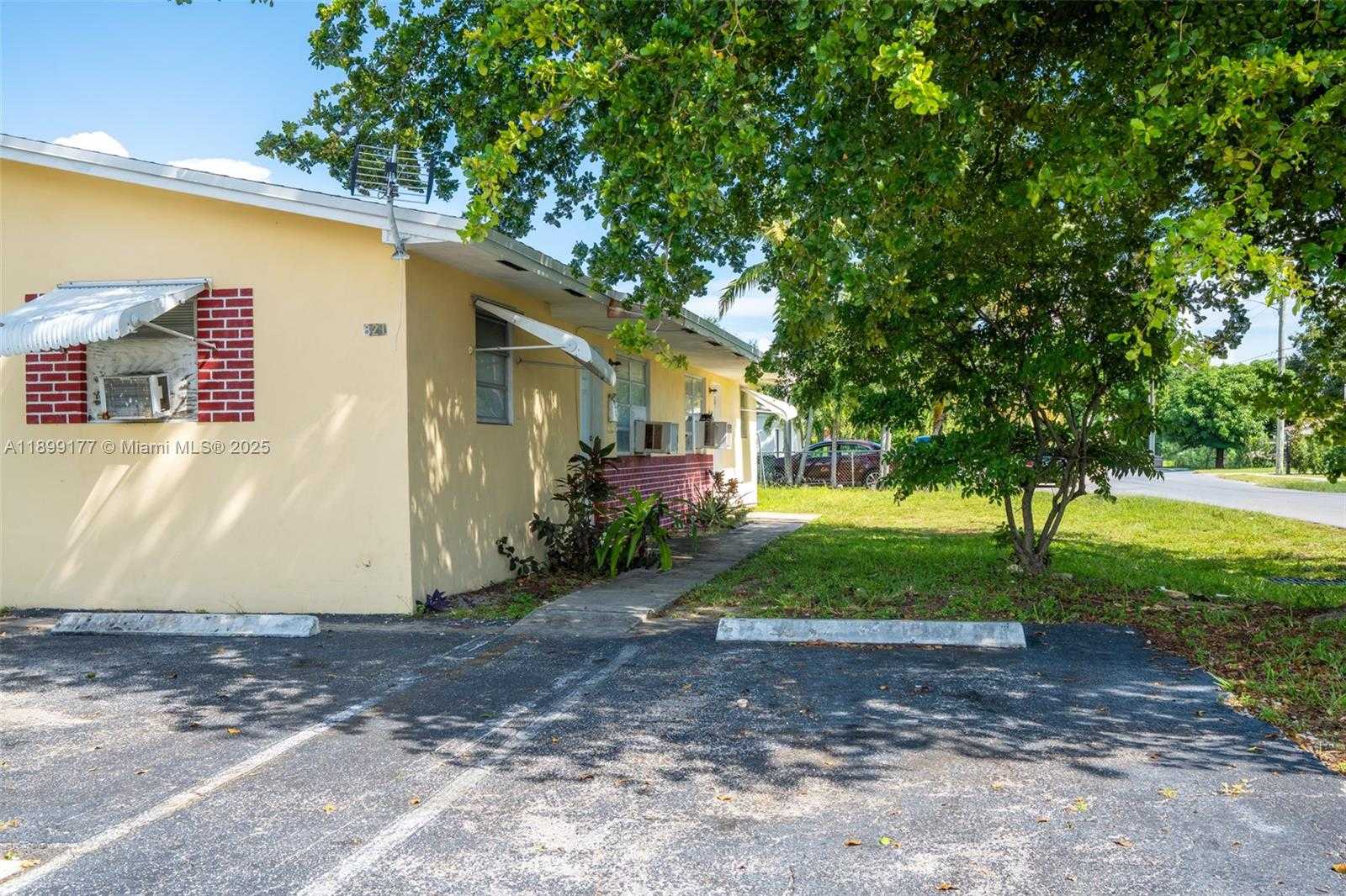 Small Image of Hallandale Beach Number 7