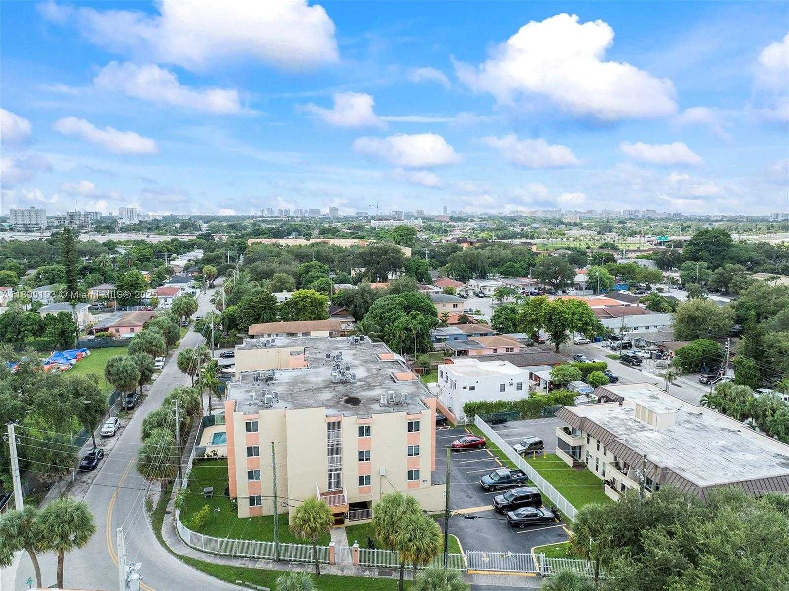 Small Image of 2400 NORTH WEST 16TH ST RD #27, Miami Number 31