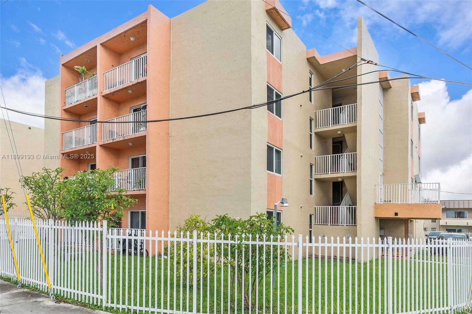 Small Image of 2400 NORTH WEST 16TH ST RD #27, Miami Number 4