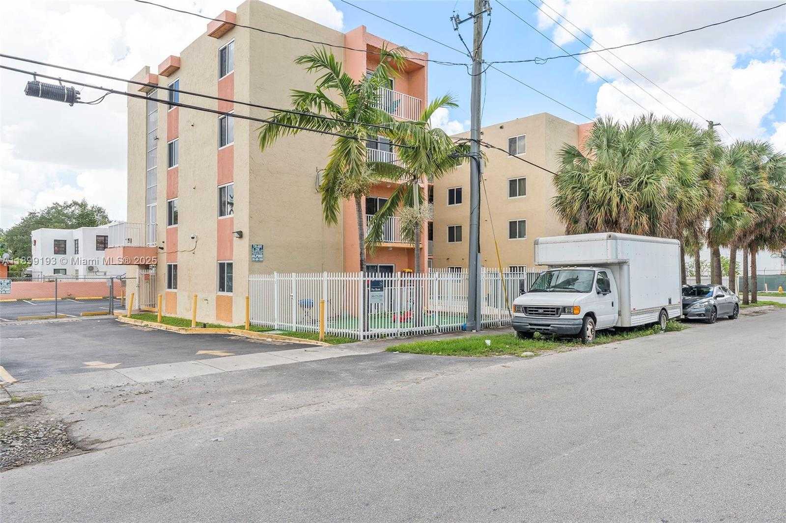 Small Image of 2400 NORTH WEST 16TH ST RD #27, Miami Number 5