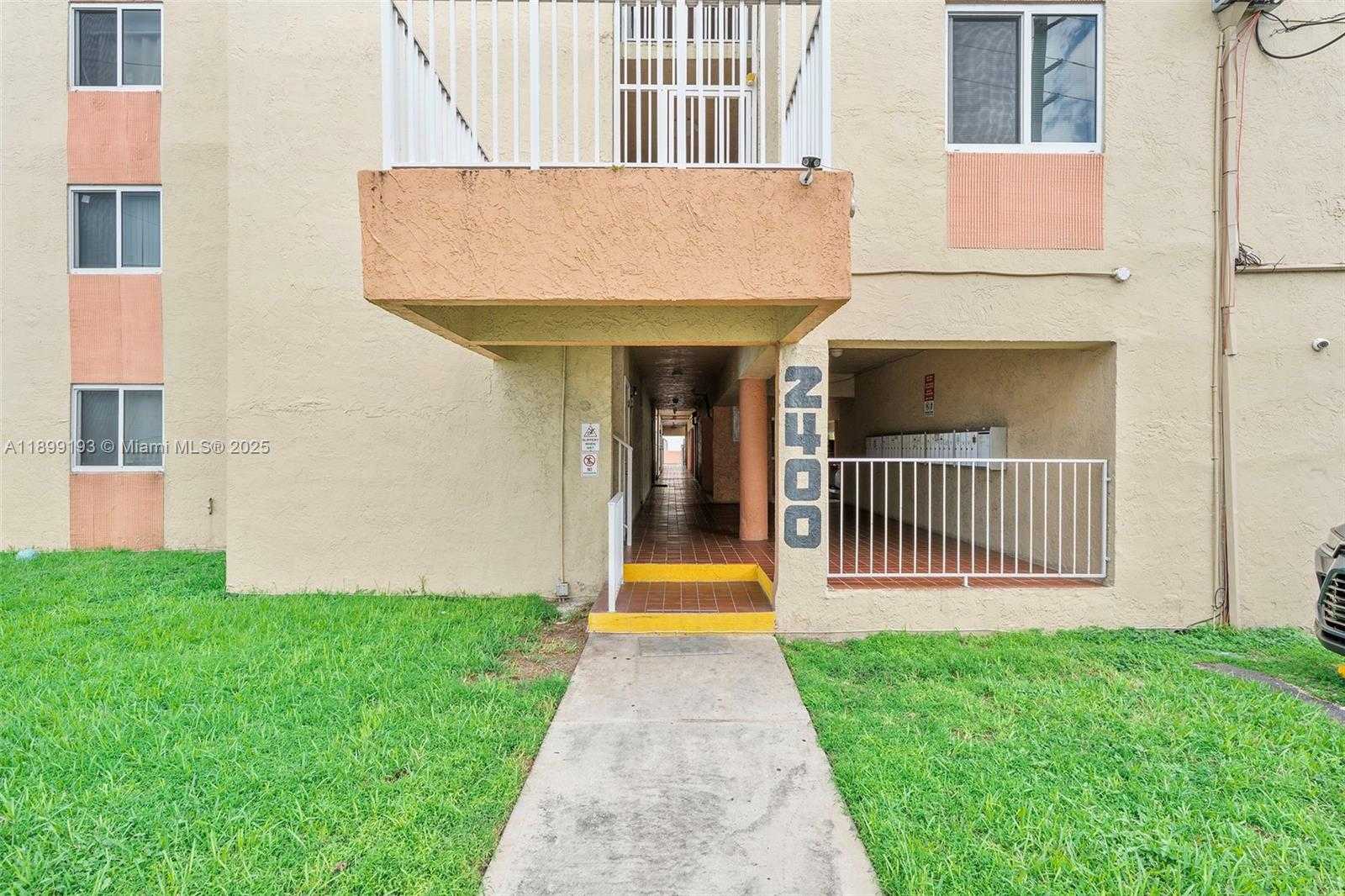 Small Image of 2400 NORTH WEST 16TH ST RD #27, Miami Number 6