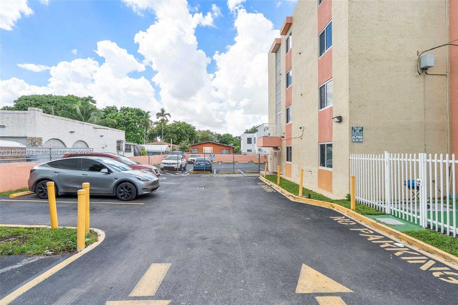 Small Image of 2400 NORTH WEST 16TH ST RD #27, Miami Number 7