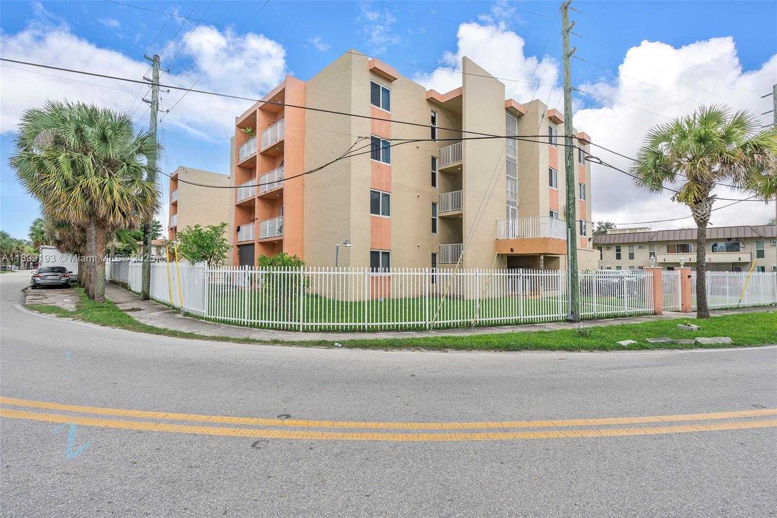 Small Image of 2400 NORTH WEST 16TH ST RD #27, Miami Number 8