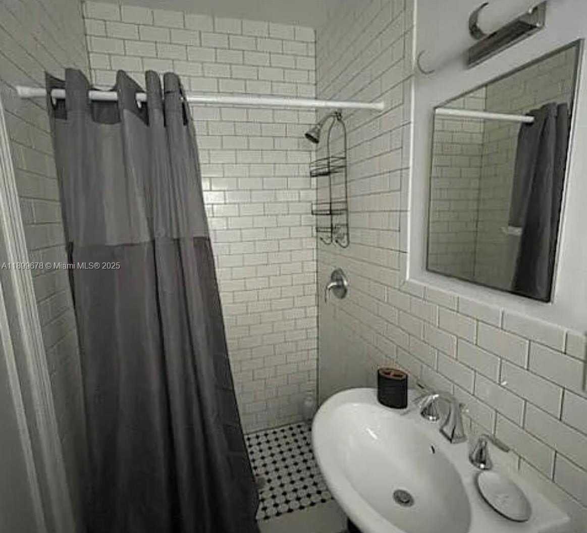 Small Image of 1004 WEST LAS OLAS BLVD, Fort Lauderdale Number 12