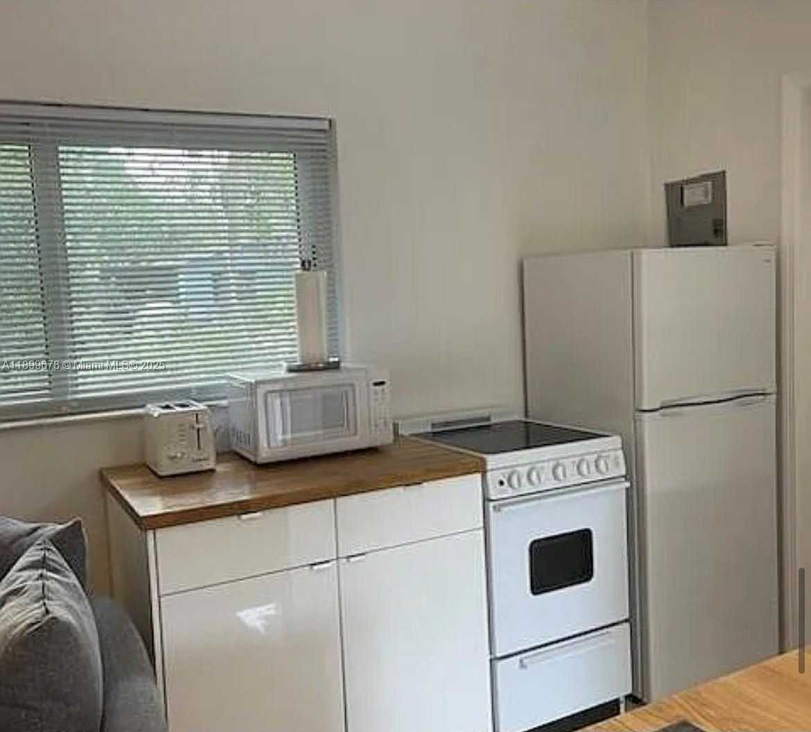 Small Image of 1004 WEST LAS OLAS BLVD, Fort Lauderdale Number 8