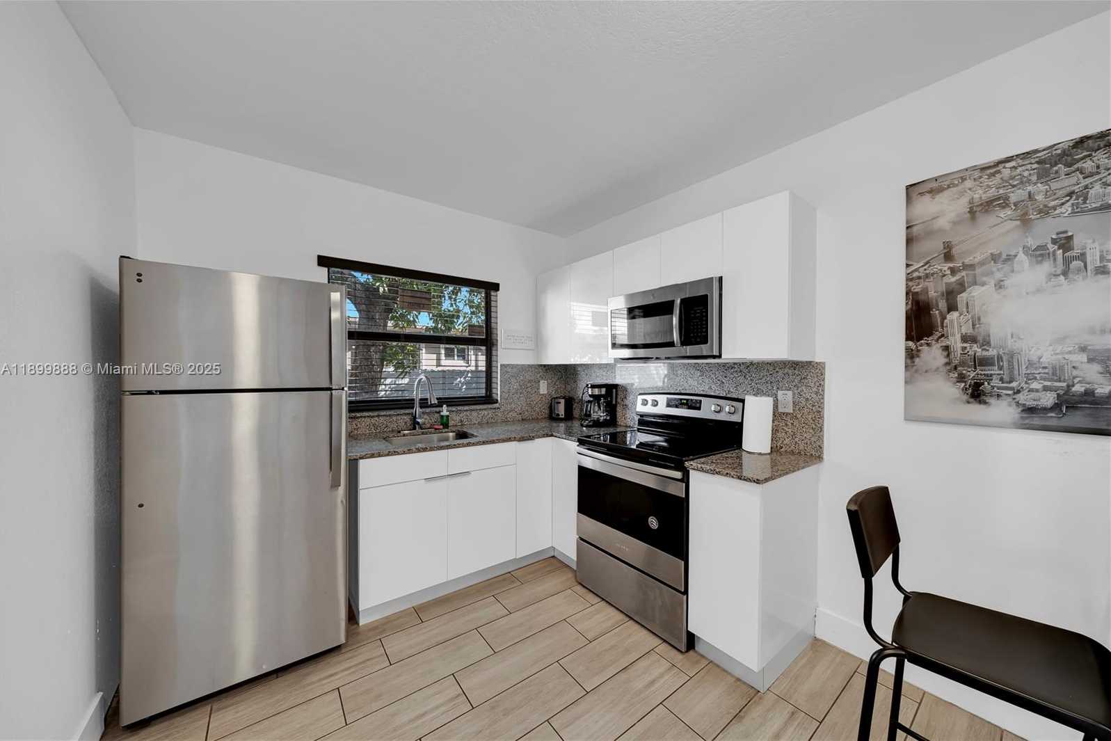 Small Image of 3181 NORTH WEST 5TH AVE, Miami Number 16