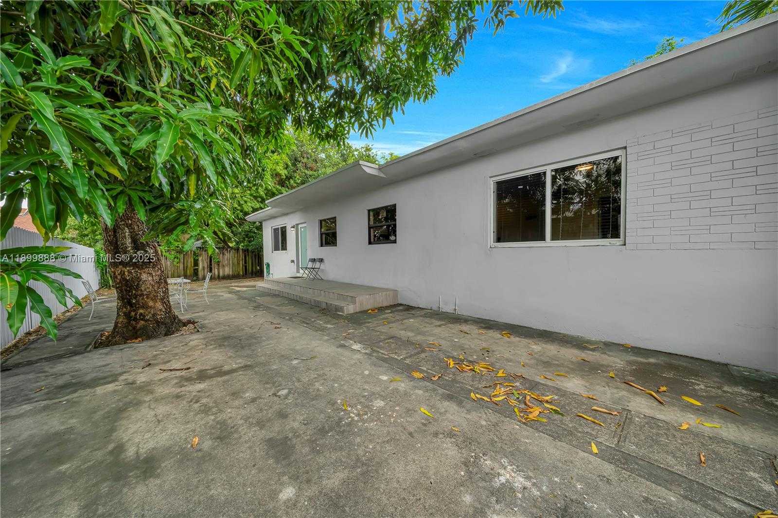 Small Image of 3181 NORTH WEST 5TH AVE, Miami Number 17