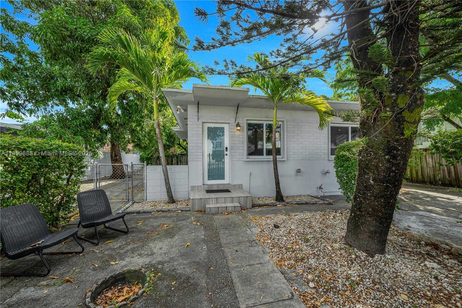 Small Image of 3181 NORTH WEST 5TH AVE, Miami Number 2