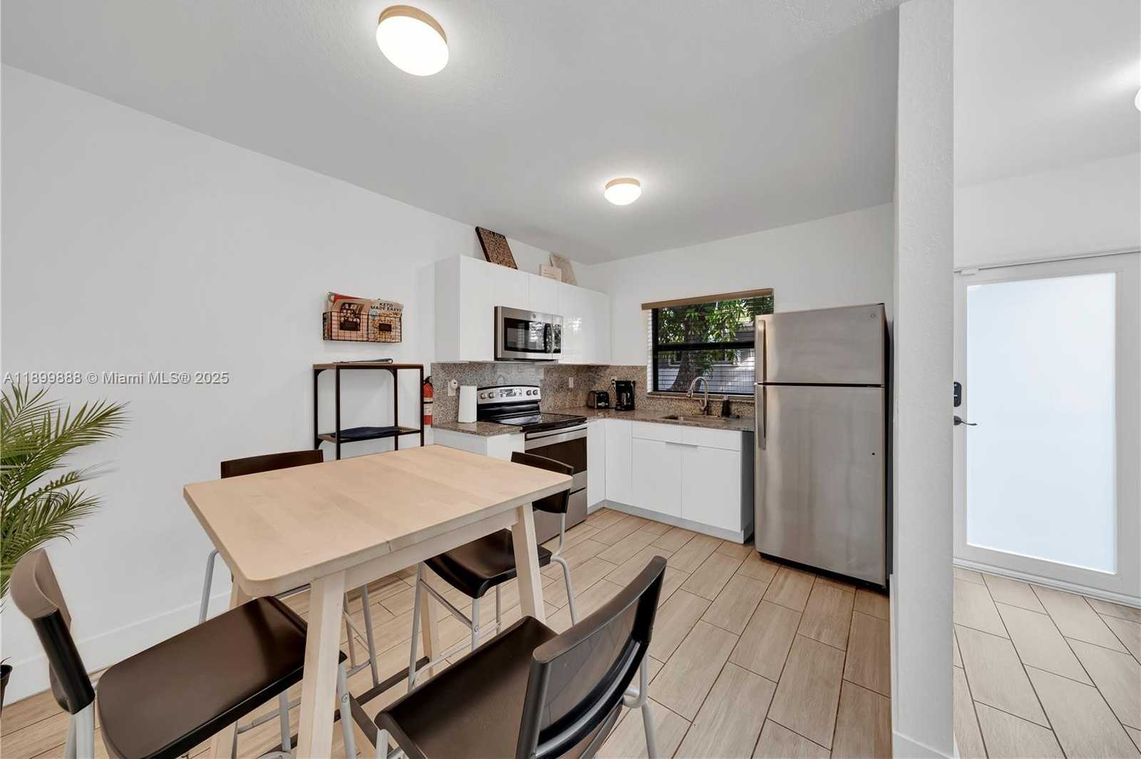 Small Image of 3181 NORTH WEST 5TH AVE, Miami Number 21