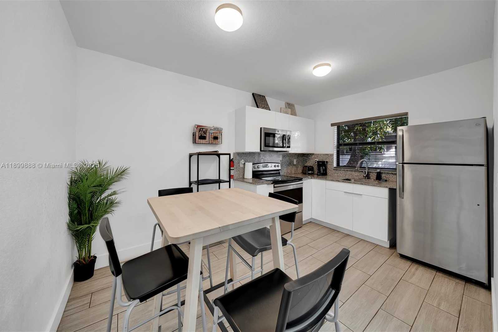 Small Image of 3181 NORTH WEST 5TH AVE, Miami Number 22