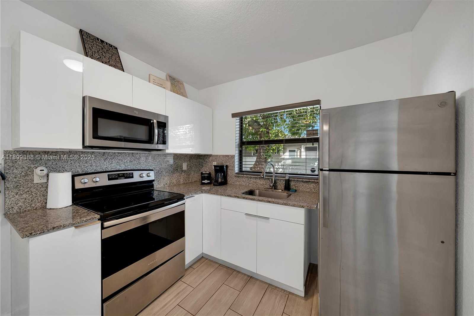 Small Image of 3181 NORTH WEST 5TH AVE, Miami Number 23