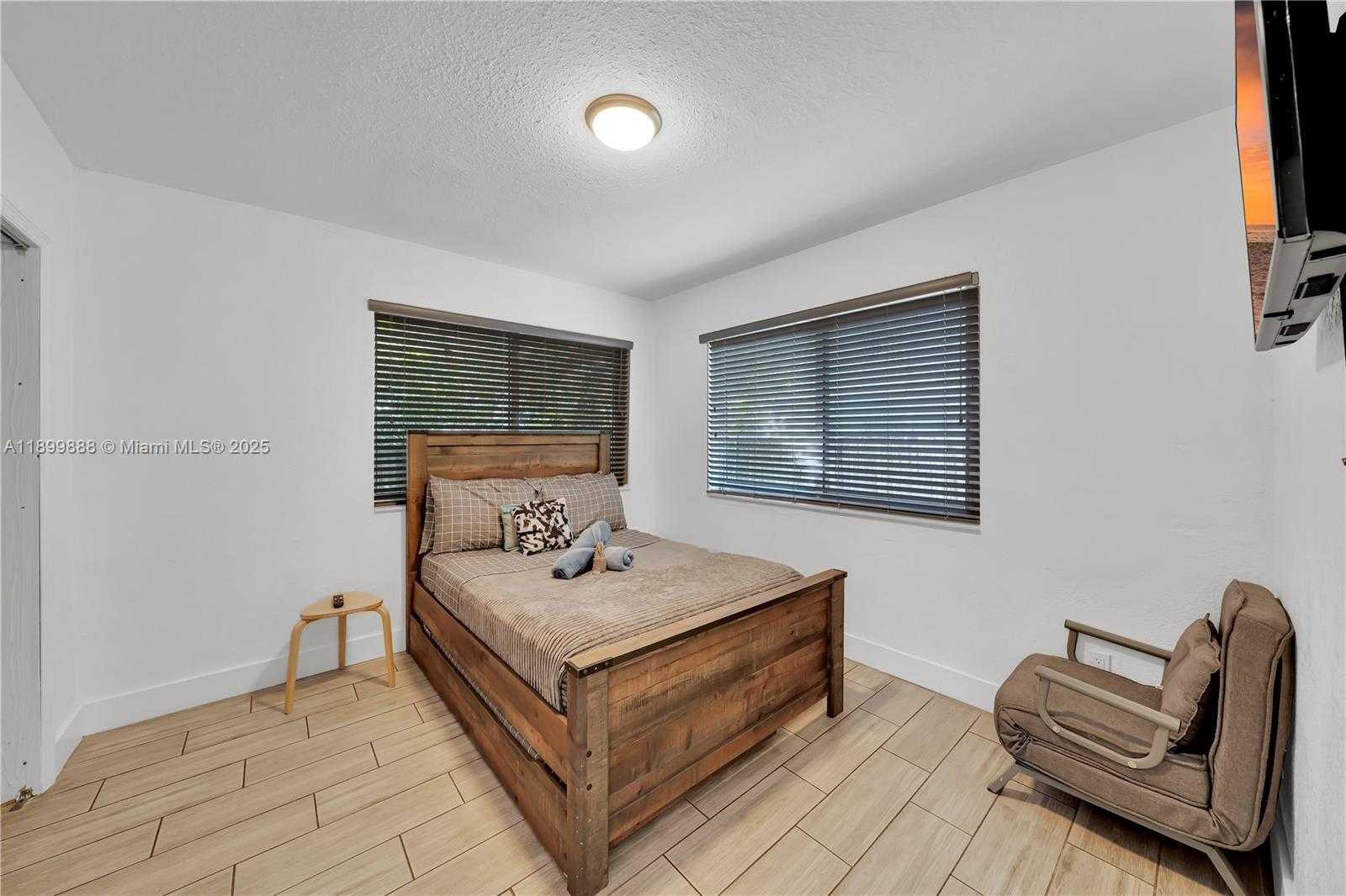 Small Image of 3181 NORTH WEST 5TH AVE, Miami Number 27